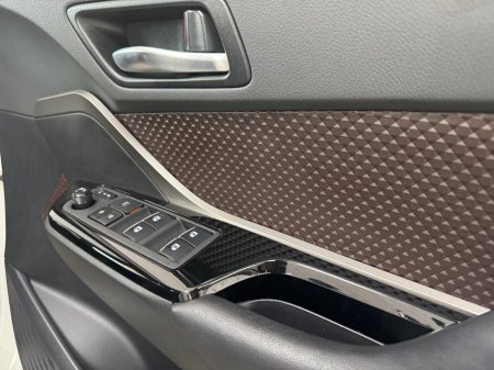 2017 Toyota C-HR - photo 12