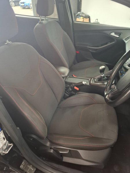 2017 Ford Focus - photo 18