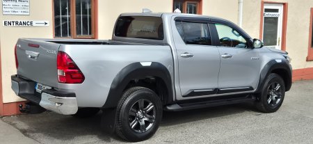 2025 Toyota Hilux - photo 4