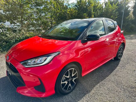 2021 Toyota Yaris - photo 2