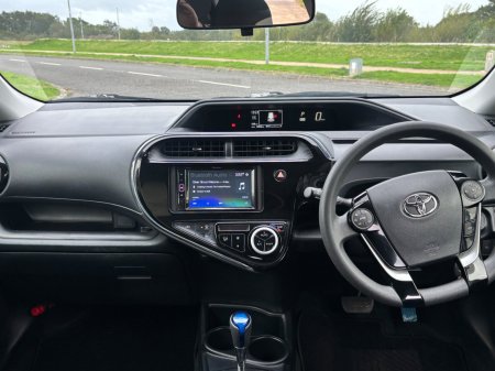 2018 Toyota Aqua - photo 12