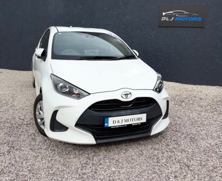 2021 Toyota Yaris - photo 2
