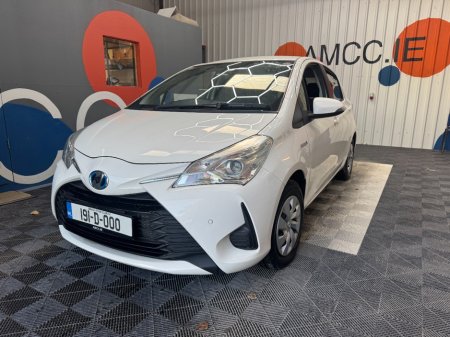 2019 Toyota Vitz - photo 7