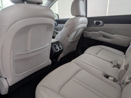 2023 Kia Sorento - photo 8
