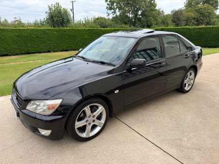 2005 Lexus IS - photo 9