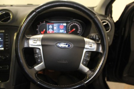 2013 Ford Mondeo - photo 24