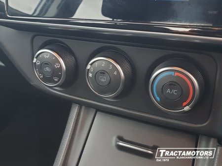 2017 Toyota Corolla - photo 17