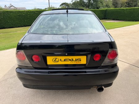 2000 Lexus IS - photo 6