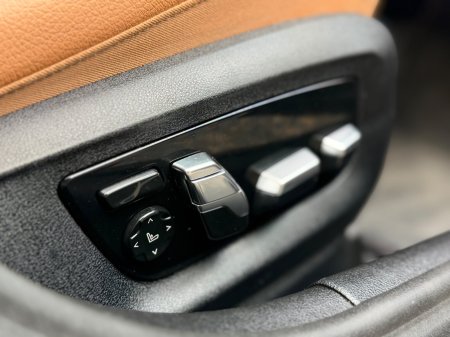 2023 BMW 5-Series - photo 17