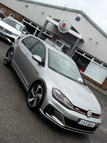 2017 Volkswagen Golf - photo 2