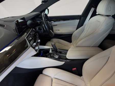 2019 BMW 5-Series - photo 17