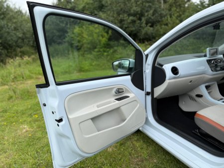 2013 Volkswagen up! - photo 24