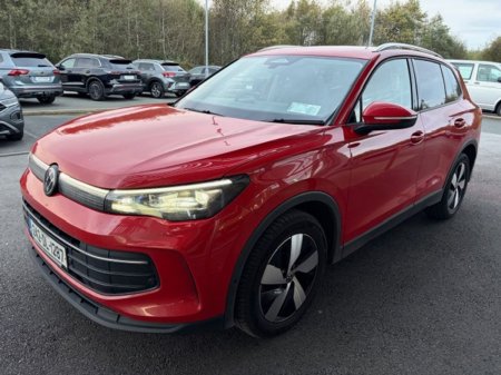 2024 Volkswagen Tiguan - photo 2