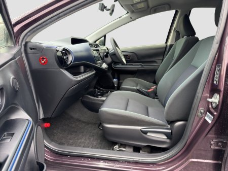2016 Toyota Aqua - photo 15