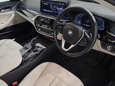 2021 BMW 5-Series - photo 6