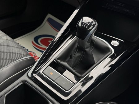 2024 Volkswagen Golf - photo 14