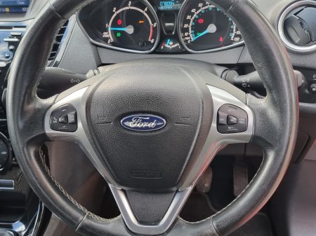 2017 Ford Fiesta - photo 24