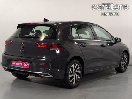 2023 Volkswagen Golf - photo 3