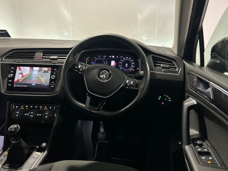 2020 Volkswagen Tiguan - photo 17