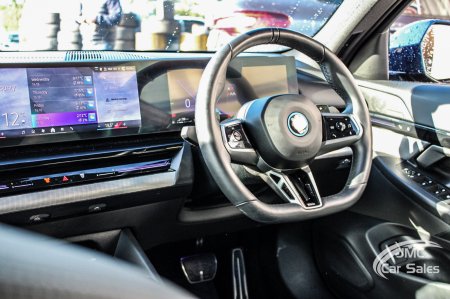 2025 BMW 5-Series - photo 28