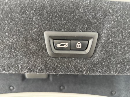 2022 BMW 3-Series - photo 18