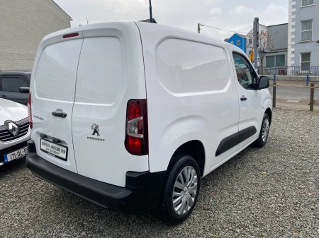 2021 Peugeot Partner - photo 30
