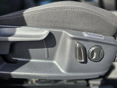 2020 Volkswagen Passat - photo 17