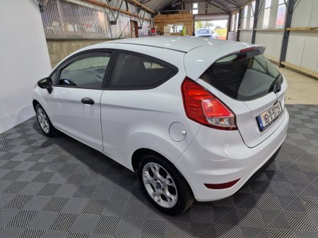 2016 Ford Fiesta - photo 12