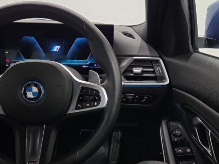 2024 BMW 3-Series - photo 18