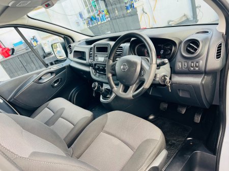 2020 Nissan NV300 - photo 6