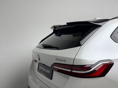 2025 BMW 5-Series - photo 17