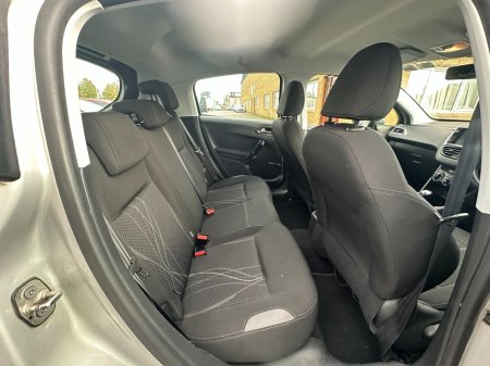 2016 Peugeot 208 - photo 11