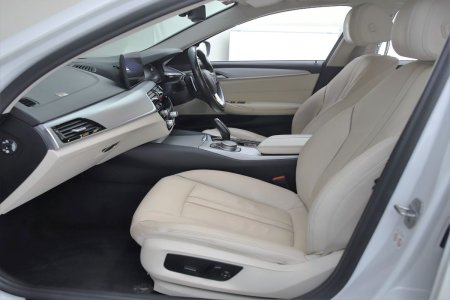 2021 BMW 5-Series - photo 15