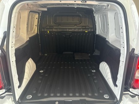2026 Toyota Proace City - photo 10
