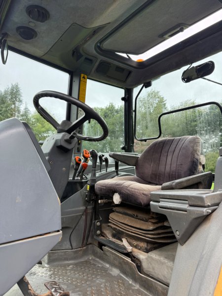1996 New Holland 8340 - photo 14