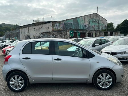 2011 Toyota Yaris - photo 7