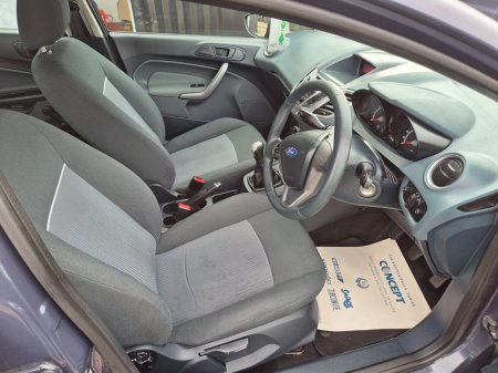 2011 Ford Fiesta - photo 16