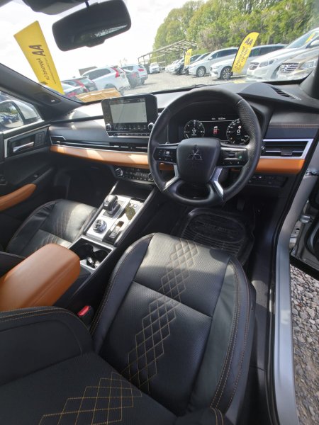 2022 Mitsubishi Outlander - photo 9