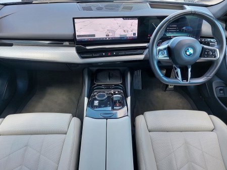 2024 BMW 5-Series - photo 4