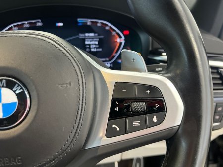 2022 BMW 5-Series - photo 18