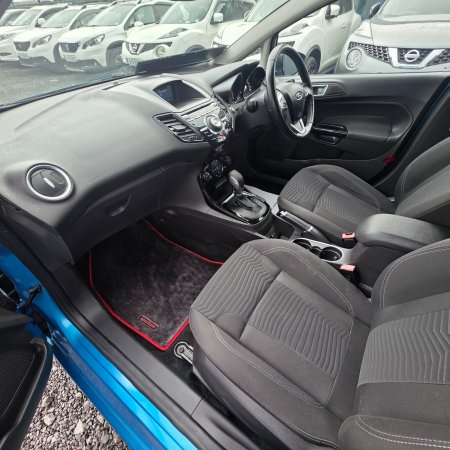 2015 Ford Fiesta - photo 17