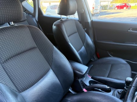 2010 Hyundai i30 - photo 16
