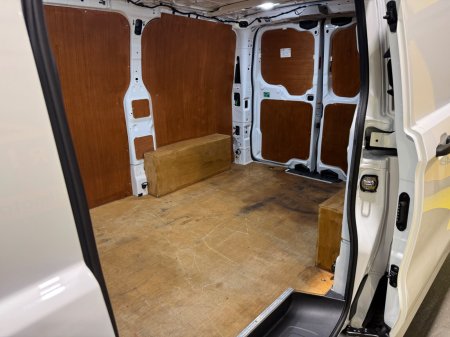 2025 Ford Transit Custom - photo 25