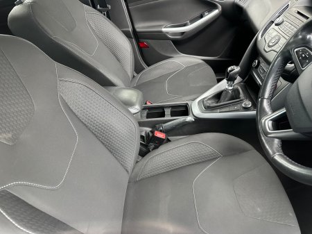 2017 Ford Focus - photo 13