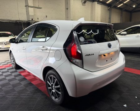 2017 Toyota Aqua - photo 17