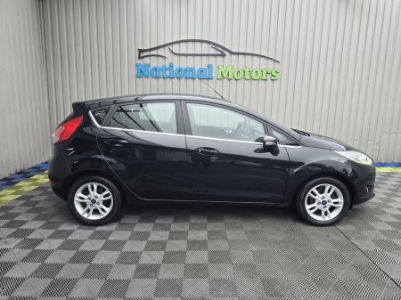 2016 Ford Fiesta - photo 2