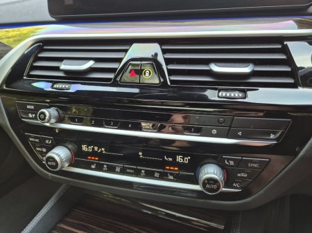 2022 BMW 5-Series - photo 17