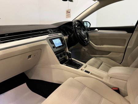2019 Volkswagen Passat - photo 22