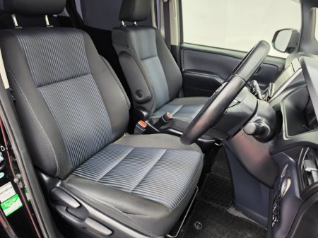 2016 Toyota Voxy - photo 36