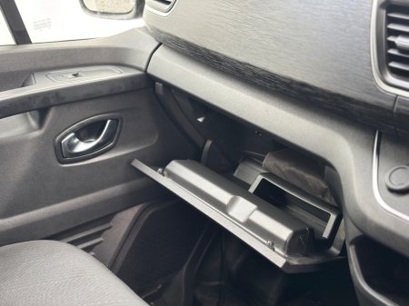 2022 Renault Trafic - photo 25